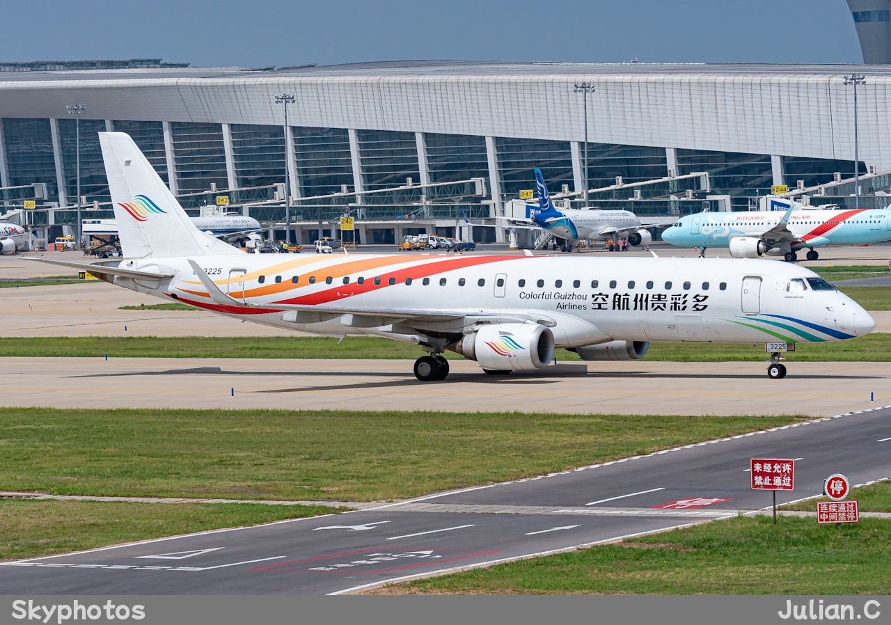 多彩贵州航空 Embraer ERJ-190LR