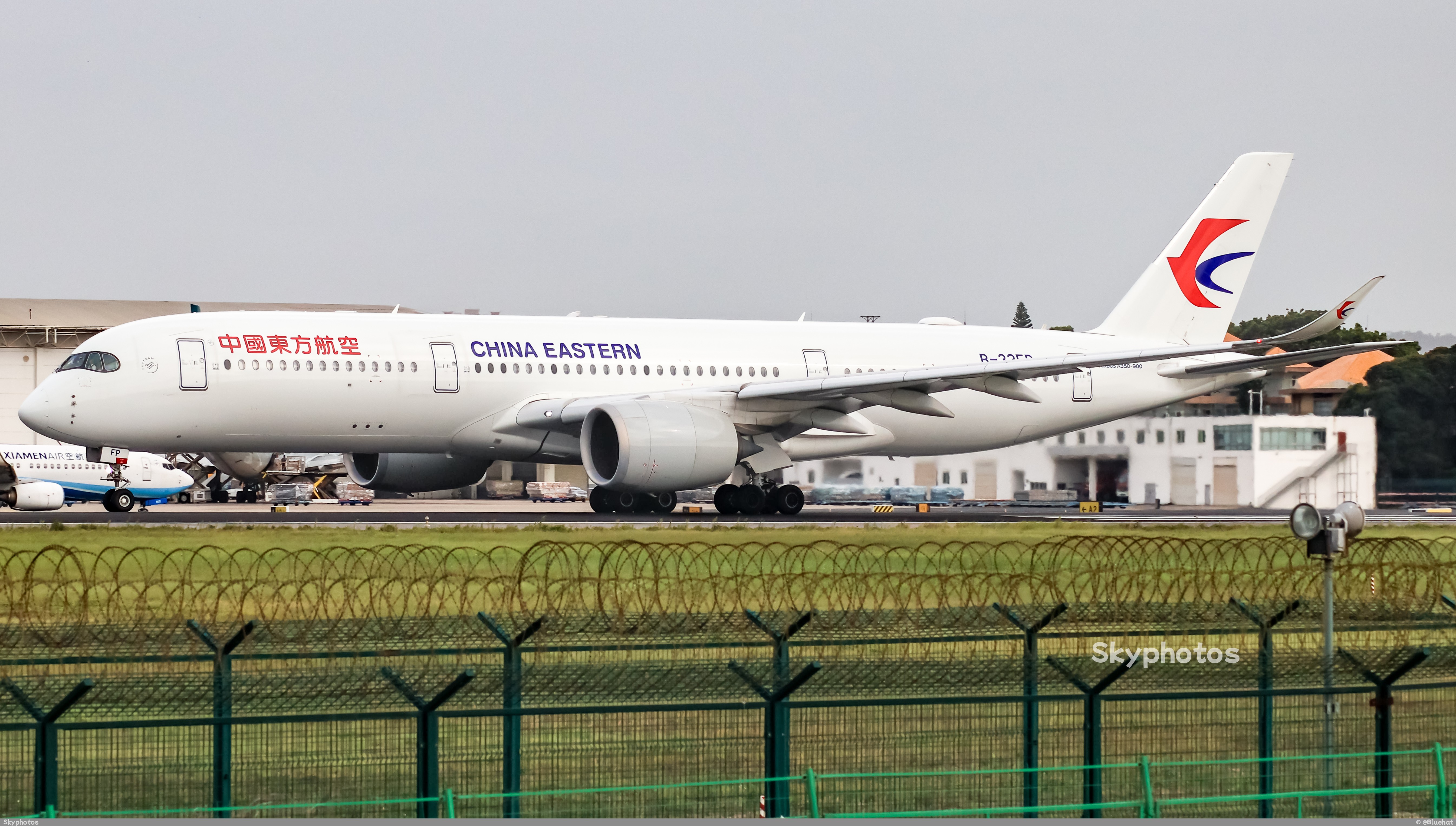 东方航空 Airbus A350-900