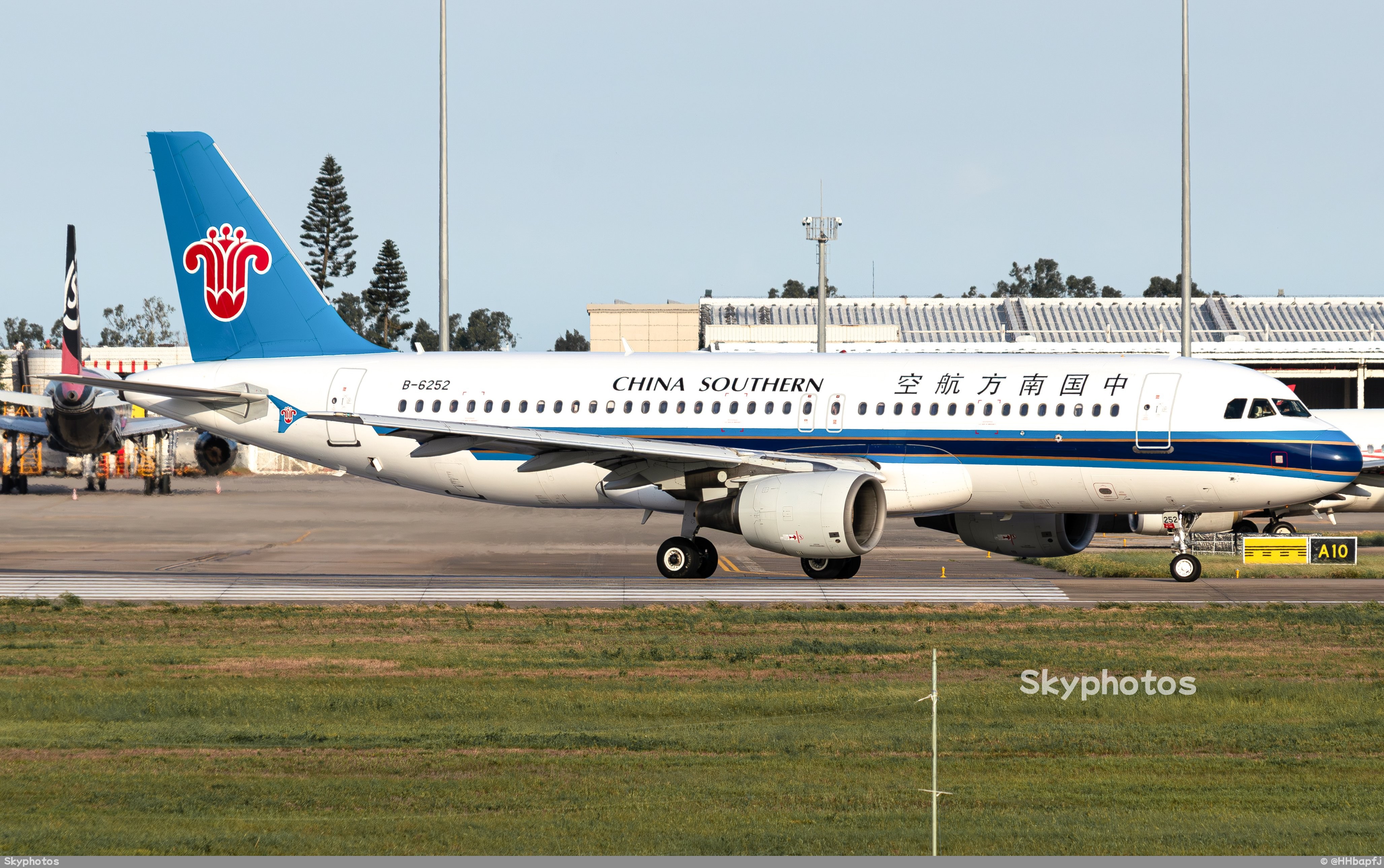 中国南方航空 A320-214