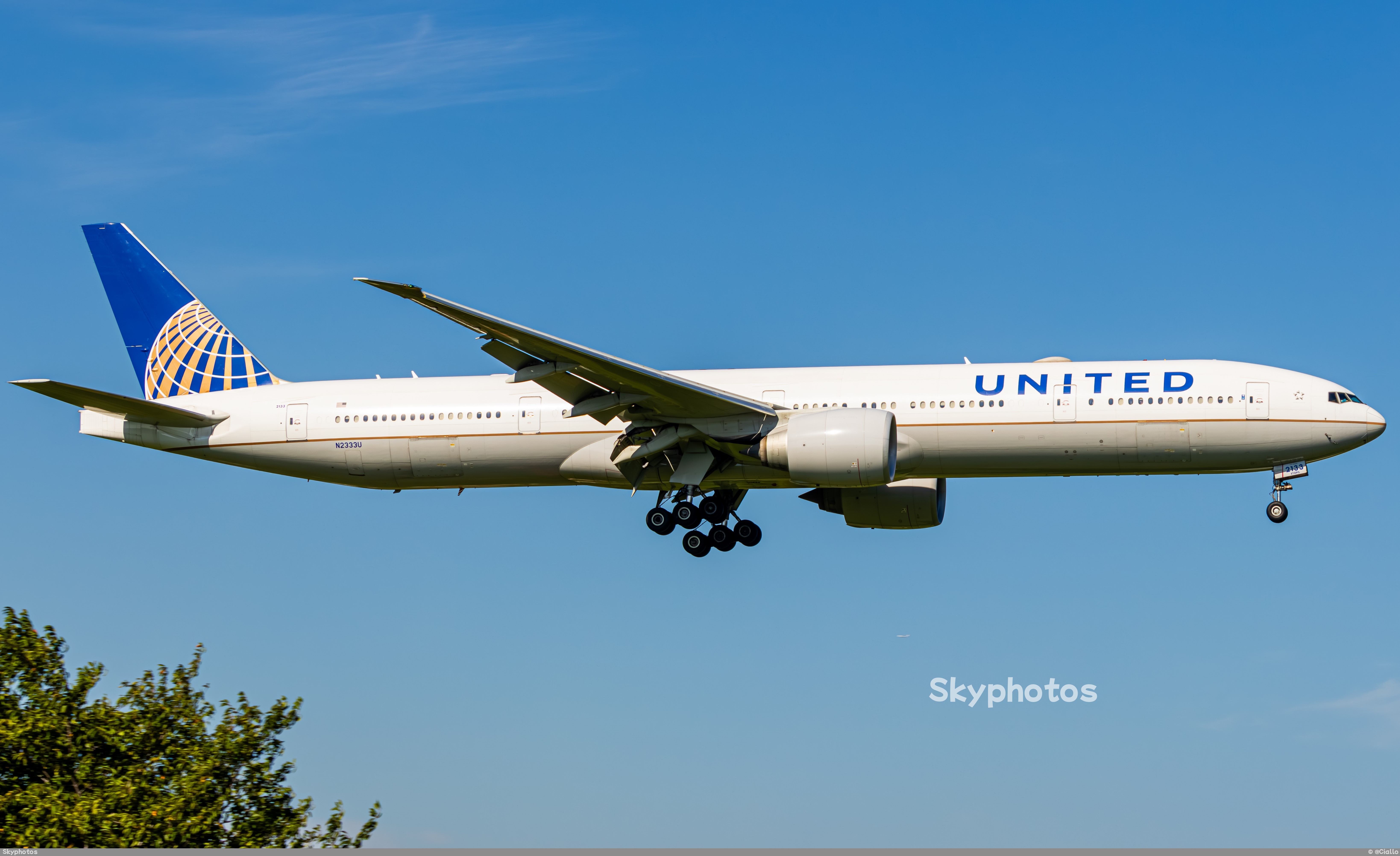 United Airlines Boeing 777-322(ER)