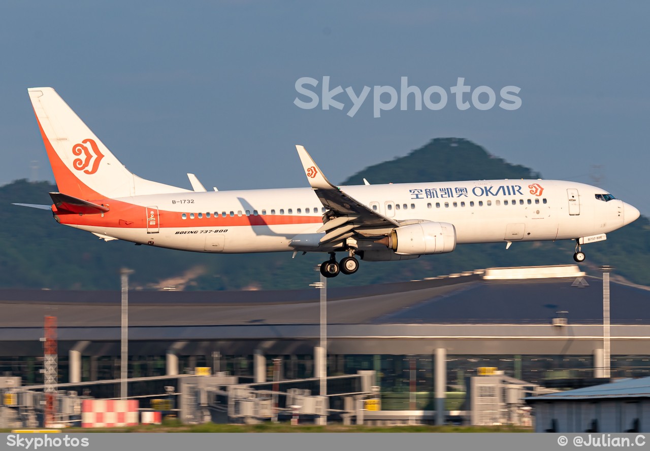 奥凯航空 B737-86N(WL)