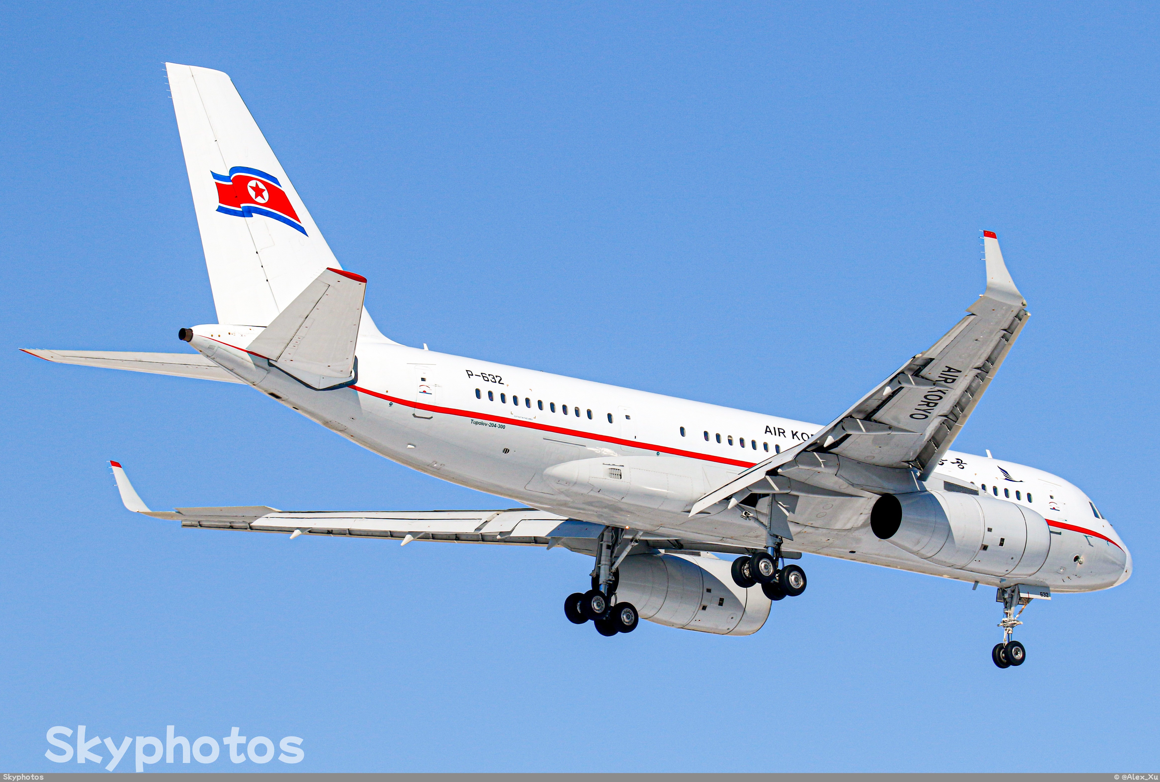 朝鲜高丽航空 TU-204-300
