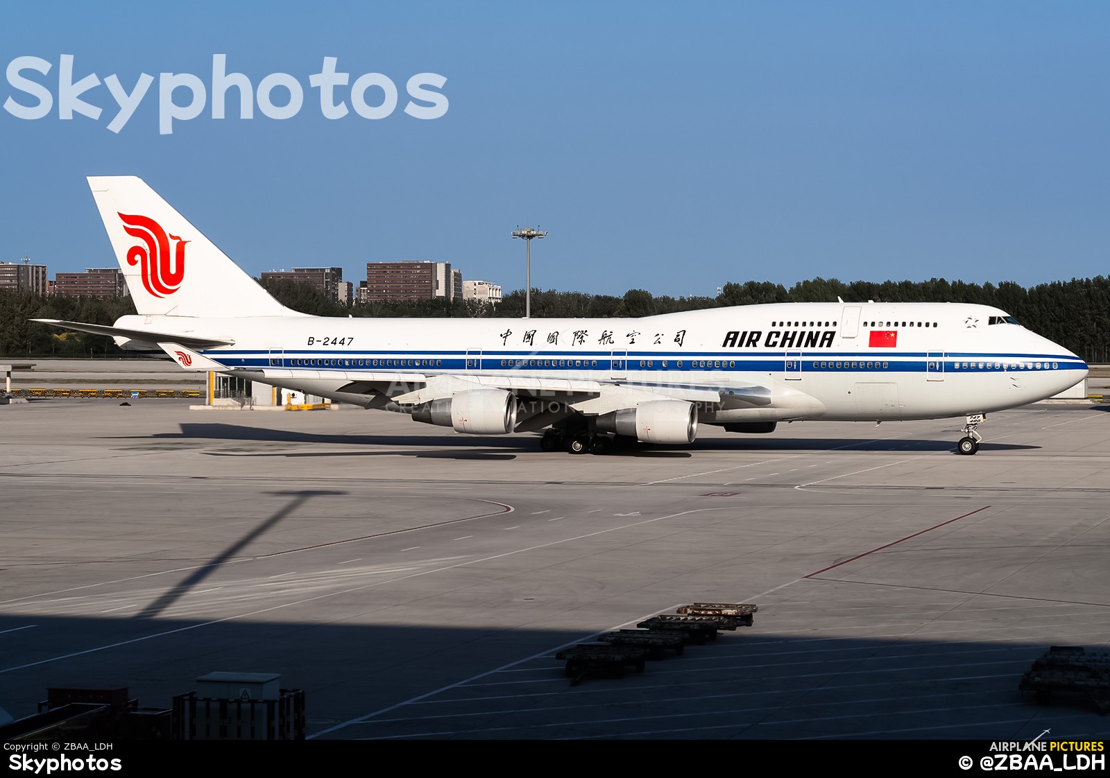 中国国际航空 B747-4J6