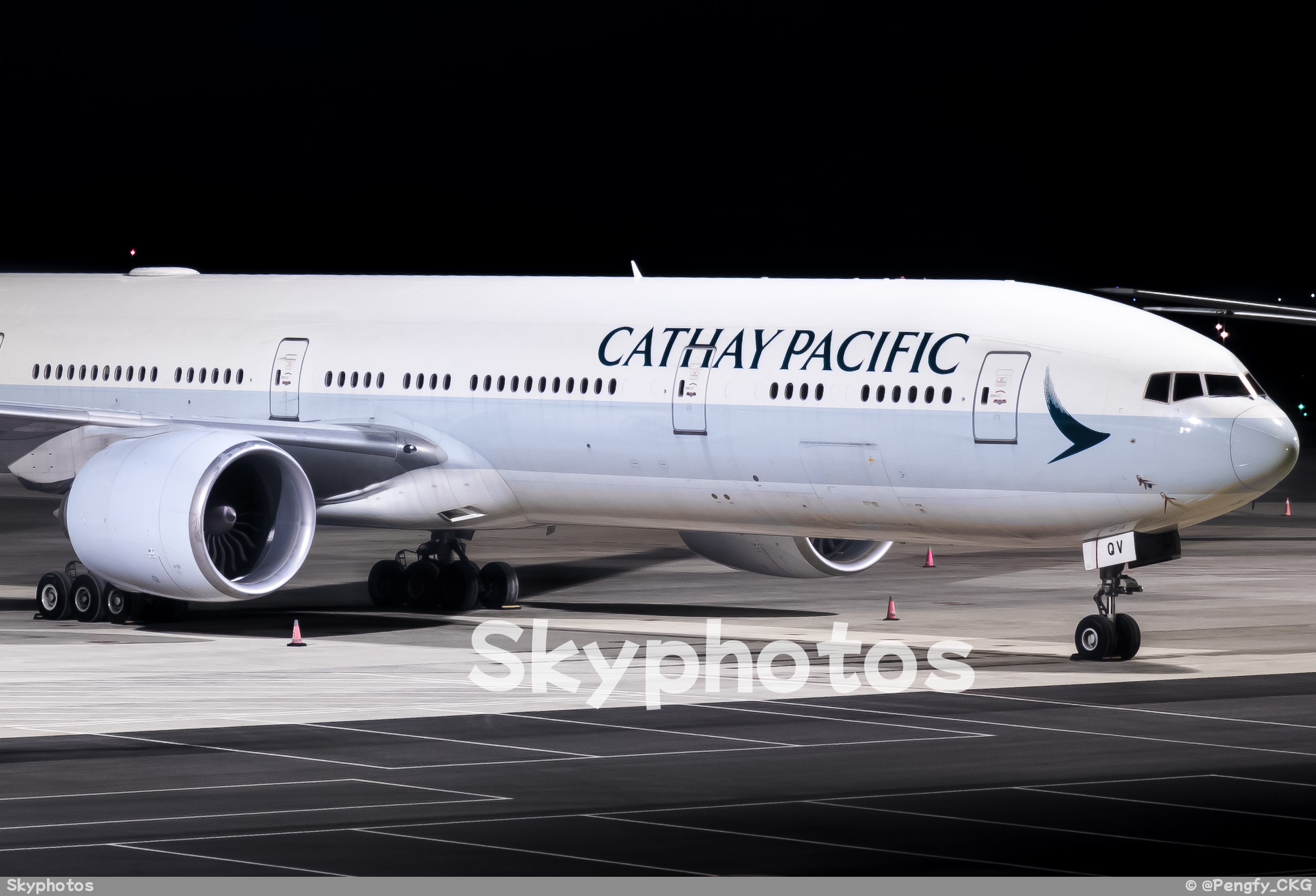 国泰航空 B777-367(ER)