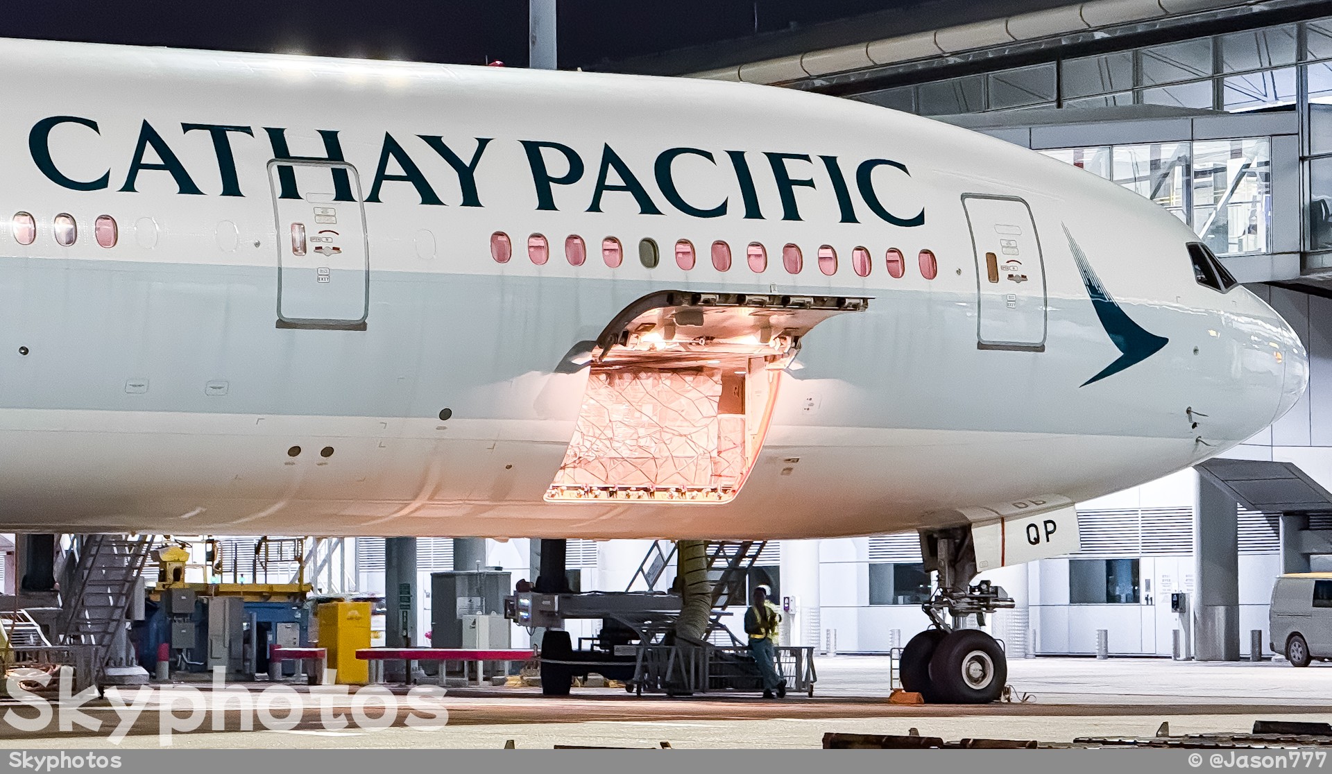 国泰航空 B777-367(ER)