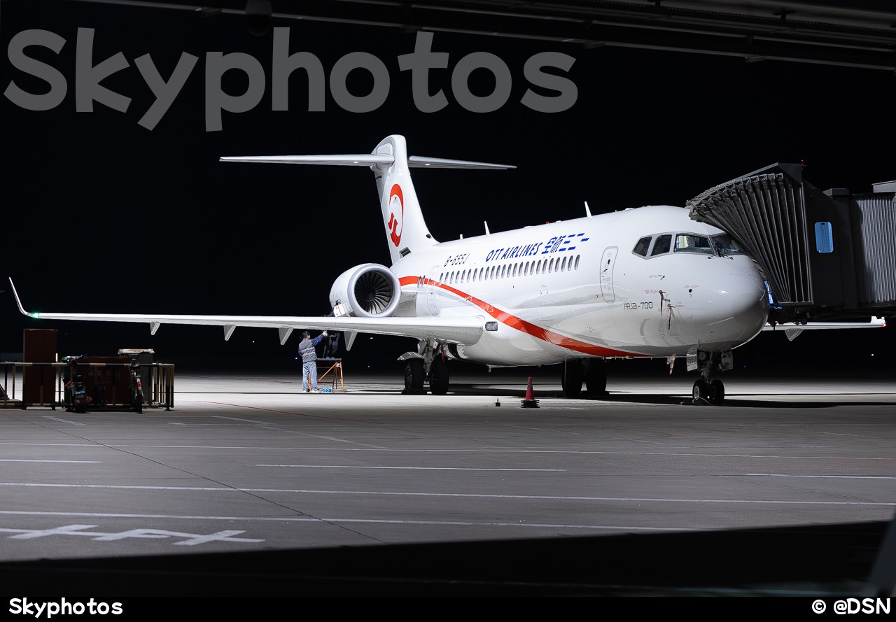 一二三航空/中国东方航空 ARJ21-700