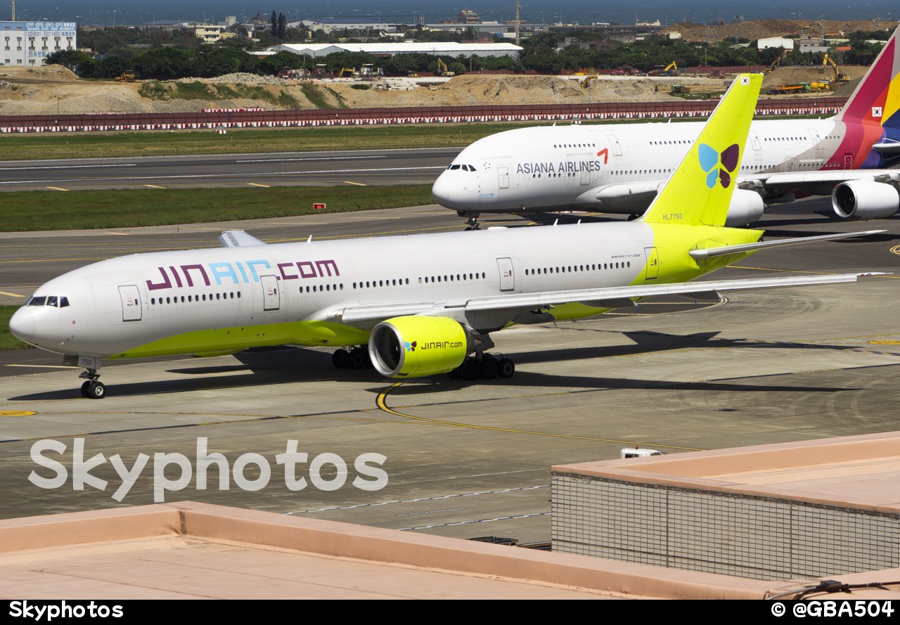 真航空 Boeing 777-2B5ER